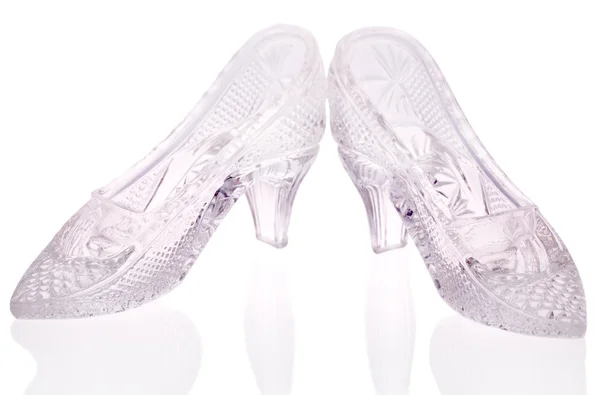 Хрустальная обувь с отражением — стоковое фото