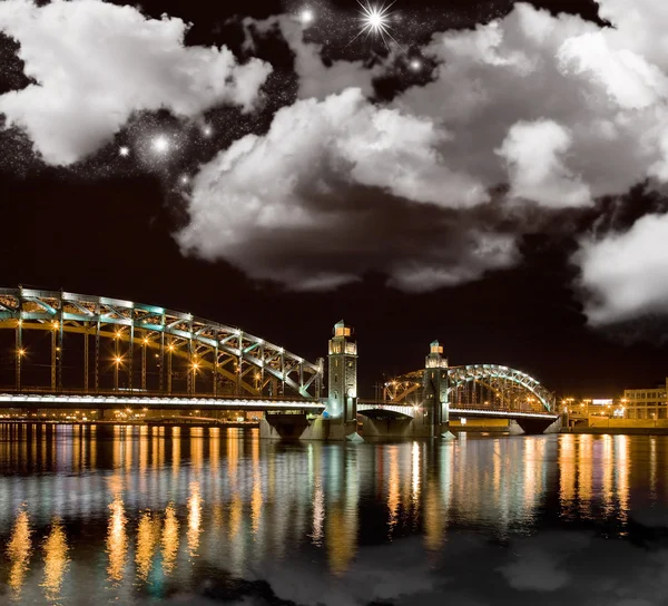 สะพานใต้ท้องฟ้า — ภาพถ่ายสต็อก