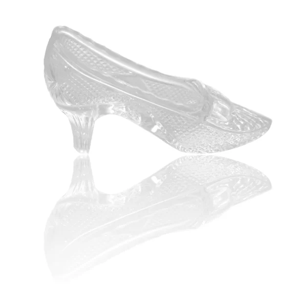 Single glass shoe with reflection — Stock Photo, Image