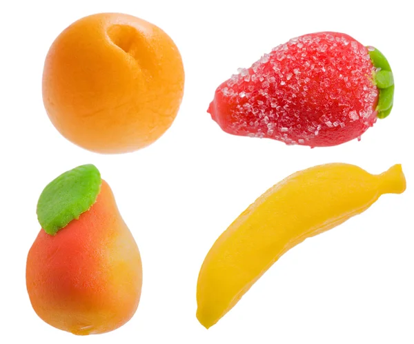 Cztery marcepan na białym tle owoce — Zdjęcie stockowe