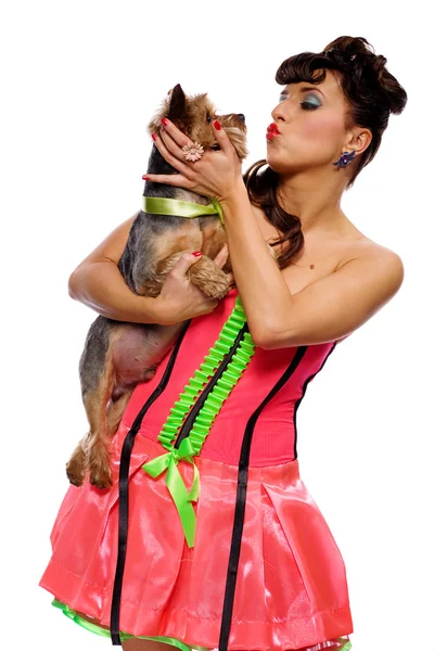 Pin up ragazza con un cane — Foto Stock