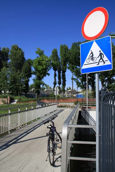 Ποδηλατόδρομου στη γέφυρα — Φωτογραφία Αρχείου