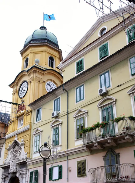 Barokní město hodinová věž v Rijece — Stock fotografie