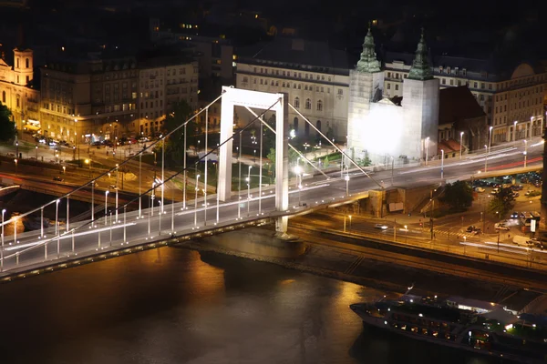 Ελισάβετ γέφυρα, Βουδαπέστη, Ουγγαρία από την Ακρόπολη — Φωτογραφία Αρχείου