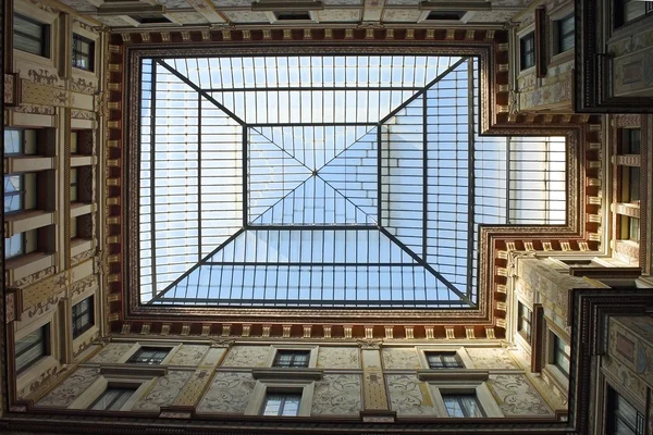 Rome, toit en verre Galeries Alberto Sordi — Photo