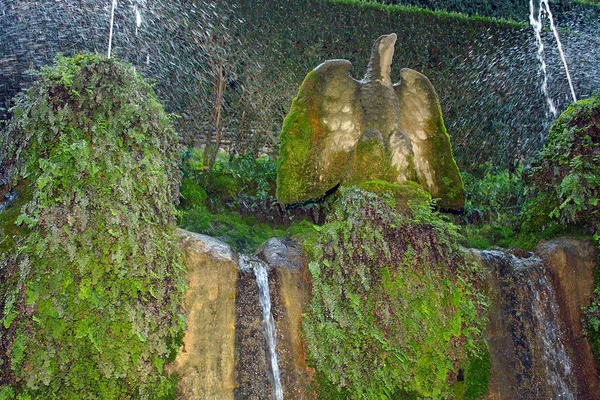 Tivoli, villa d'este, "weg honderd fonteinen" — Stockfoto