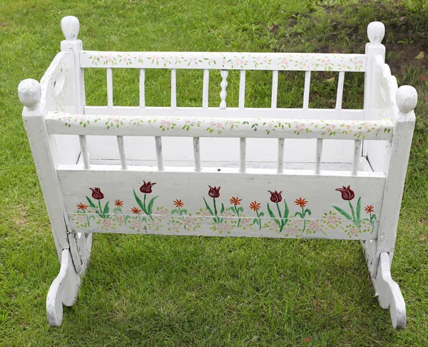 Old wooden cradle — Stock Photo, Image