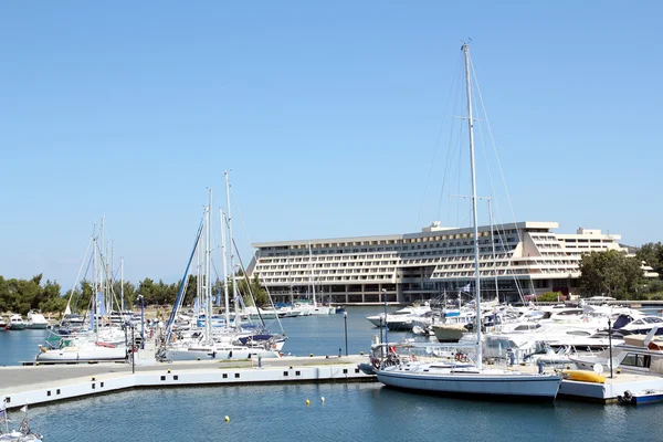 Puerto de Porto Carras con yates y barcos —  Fotos de Stock