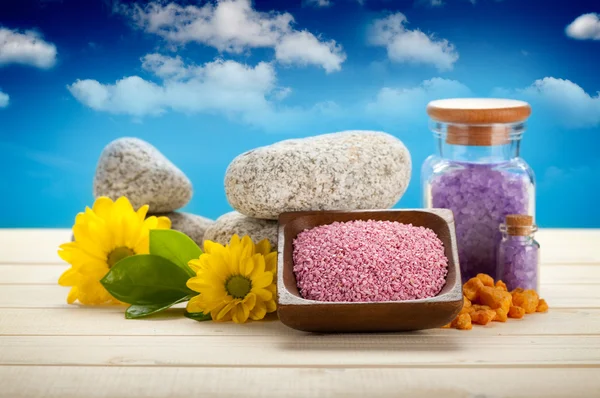Bath salt, flowers and stones — Stock Photo, Image