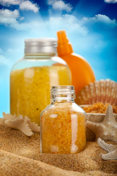Sytosti - opalovací olej a sůl do koupele — Stock fotografie