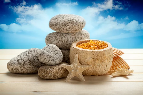 Sea Spa - stones, bath salt and shells — Stock Photo, Image