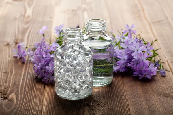 Spa e aromaterapia óleos essenciais — Fotografia de Stock