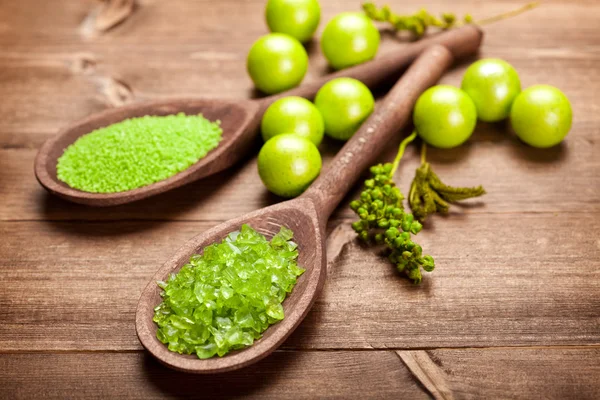 Aromaterapi - grön badsalt — Stockfoto