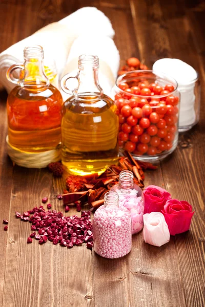 Aromatherapy - essential oils and bath salt — Stock Photo, Image