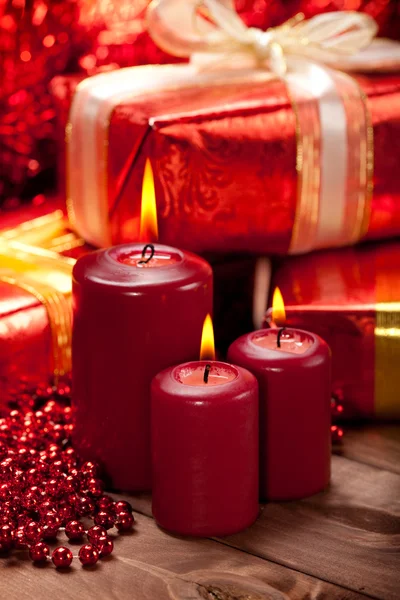 Candles and gift — Stock Photo, Image