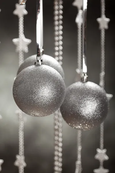 银色的小玩意-圣诞装饰 — 图库照片
