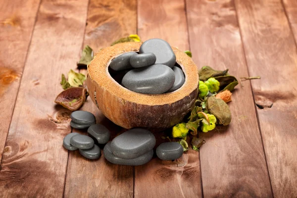 Spa-behandling - basalt massage stenar — Stockfoto