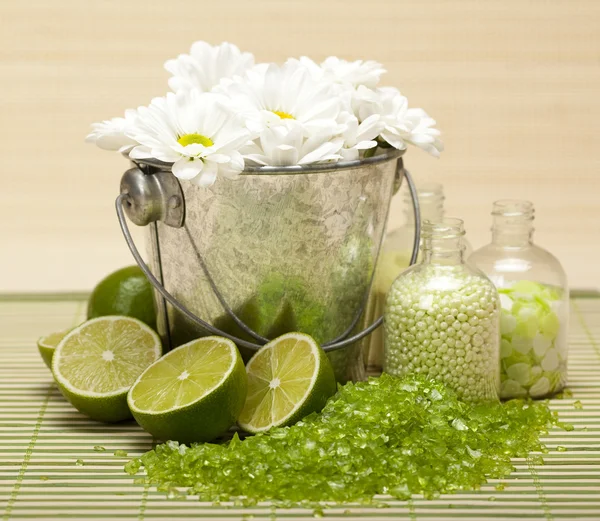 Spa supplies - Lime bath salt — Stock Photo, Image