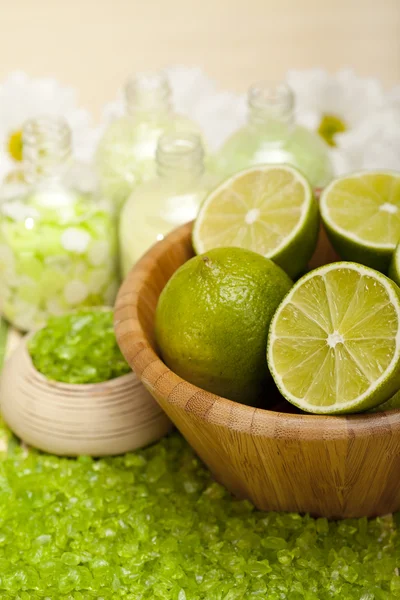 Spa supplies - Lime bath salt — Stock Photo, Image