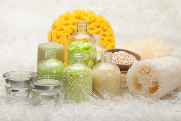 Aromaterapi - bad salt och massage svamp — Stockfoto