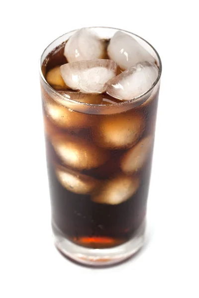 Кола - холодный напиток со льдом — стоковое фото
