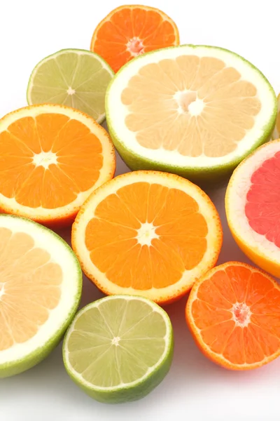 Owoce cytrusowe - pomarańczowy, grejpfrutowy, limonki, mandarynki — Zdjęcie stockowe