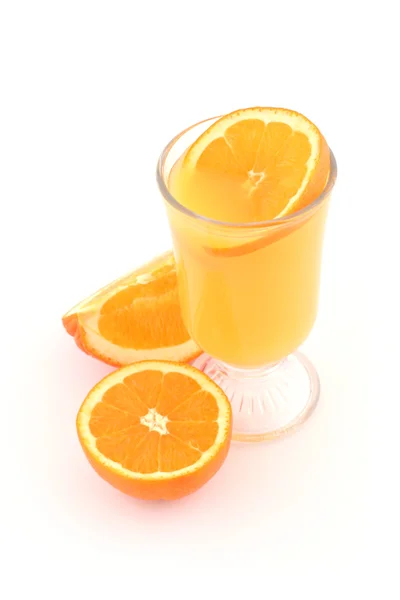 Jus d'orange et oranges mûres — Photo