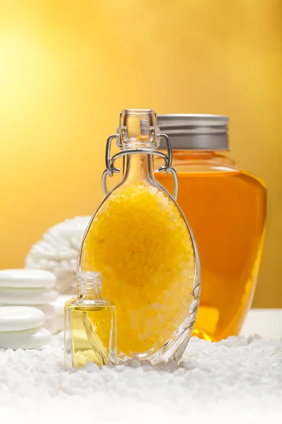 Spa - oranje mineralen; zout en olie — Stockfoto