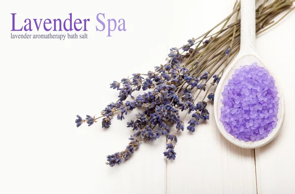 Tratamento de spa - aromaterapia de lavanda — Fotografia de Stock