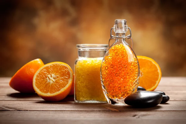 Natural Spa - Orangenfrüchte und Mineralien — Stockfoto