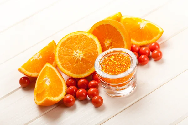 Апельсин - фрукты и соль для ванн — стоковое фото