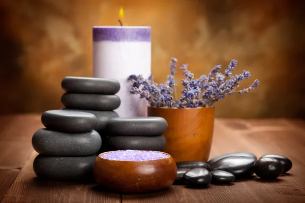 Tratamiento de spa - spa de lavanda y aromaterapia —  Fotos de Stock