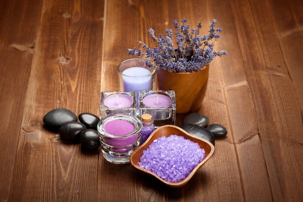 Lázně a wellness - aromaterapii levandule — Stock fotografie
