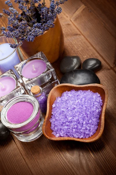 Lichaam zorg behandeling - lavendel mineralen — Stockfoto