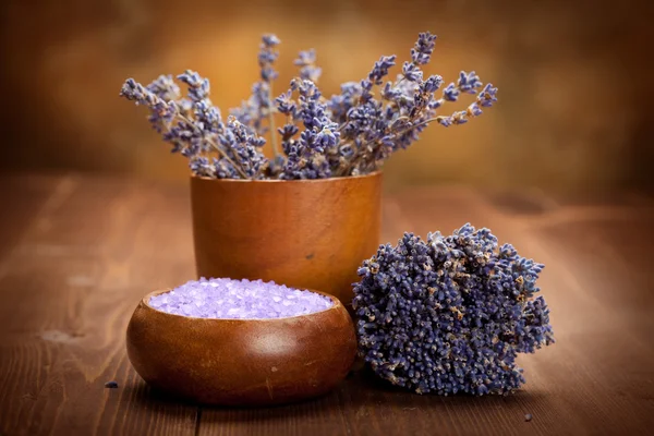 Lavender bath salt - spa and aromatherapy — Stock Photo, Image