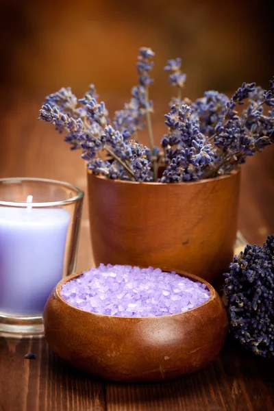 Spa behandeling - lavendel aromatherapie — Stockfoto