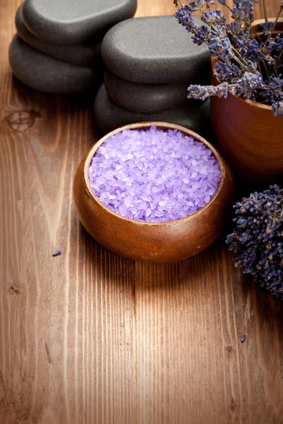 Lavendel badzout voor schoonheidsbehandeling — Stockfoto