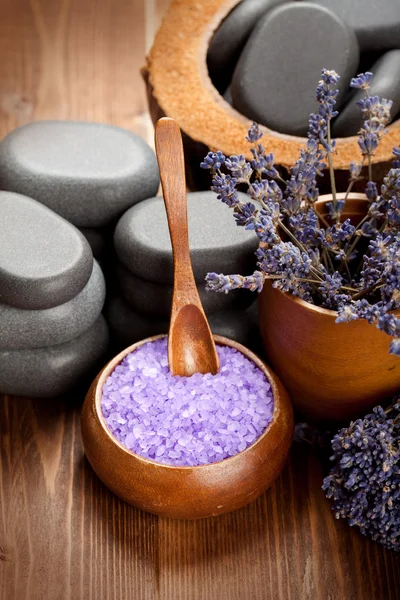 Lavendel badzout voor schoonheidsbehandeling — Stockfoto