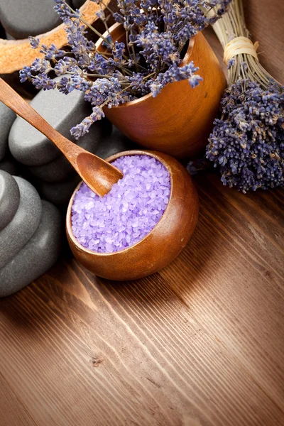 Kuur - lichaamsverzorging; lavendel aromatherapie — Stockfoto