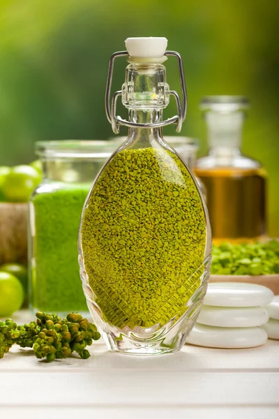 Beauty treatment - green natural spa — Stock Photo, Image