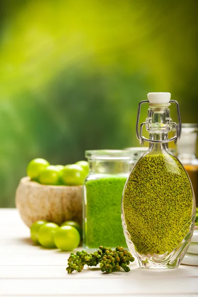 Spa still life - green aromatherapy — Stock Photo, Image