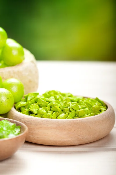 Minerales verdes para spa y aromaterapia —  Fotos de Stock
