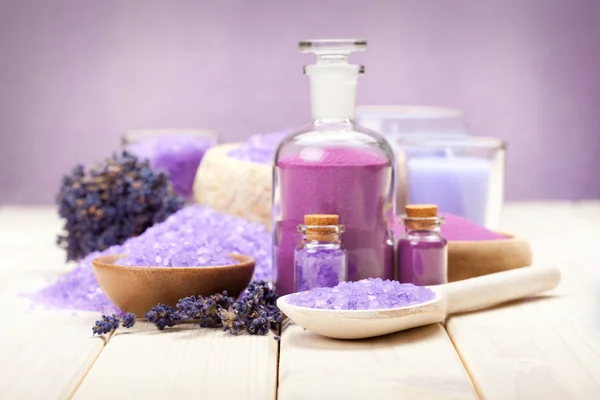 Spa behandeling - lavendel aromatherapie — Stockfoto