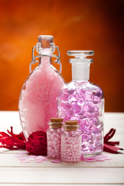 Aromatherapie - roze mineralen voor spa — Stockfoto