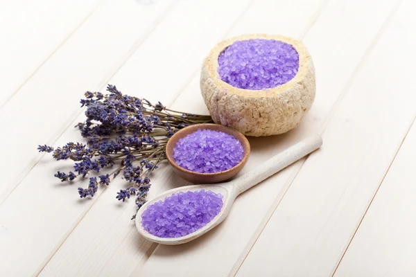 Lavender salt on wooden spoon — Stock Photo, Image