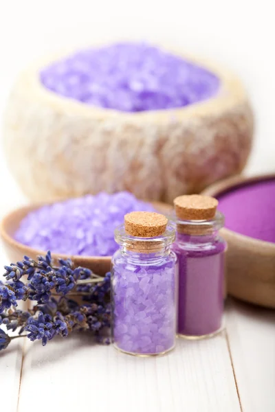 Lavendel badzout voor spa en imposante — Stockfoto