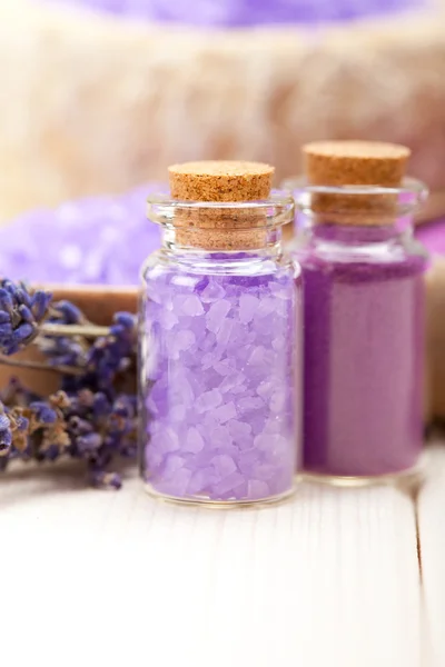 Aromaterapia violeta - lavanda Minerales de spa —  Fotos de Stock