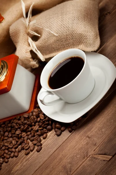 블랙 커피-컵과 곡물 — 스톡 사진