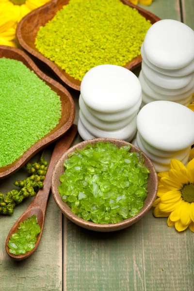 Green bath salt for Spa — Stock Photo, Image