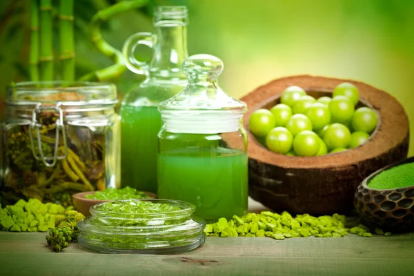 Esenciales para la aromaterapia — Foto de Stock
